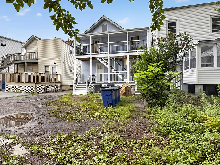 24 Dean St #1 — Photo 40