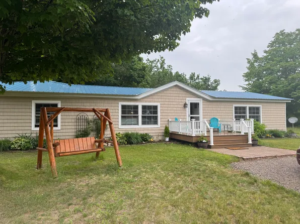 10590 N Hayes Ln, Carp Lake, MI 49718