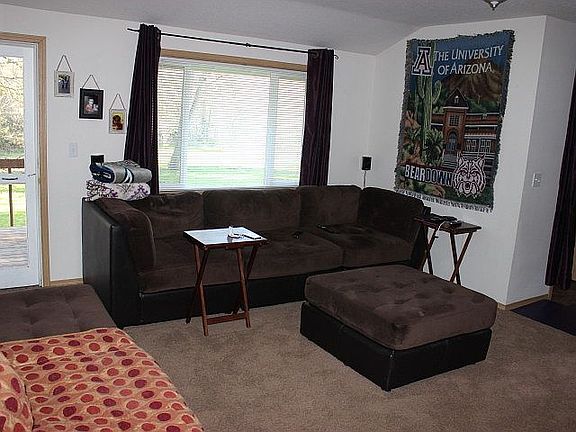 3rd image of 3202 NE Petticoat Ln