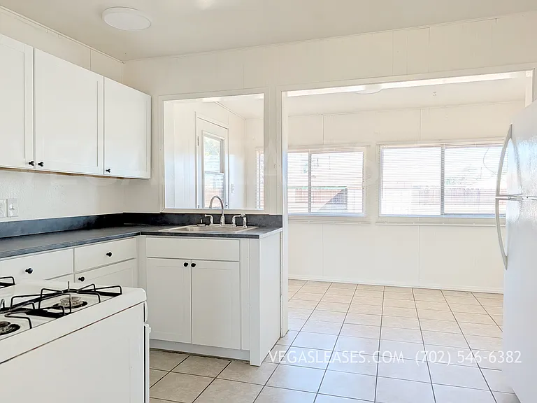 128 Beech St — Photo 8