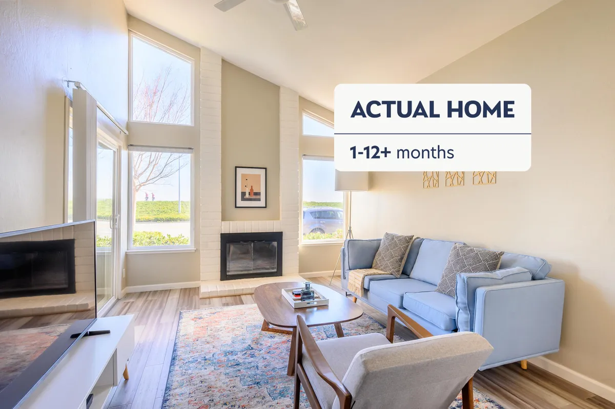Living Room - 1551 Beach Park Blvd