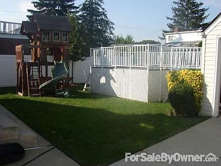 3rd image of 1042 Polk Ave