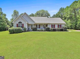 253 Beaver Chase Ln, Gay, GA 30218