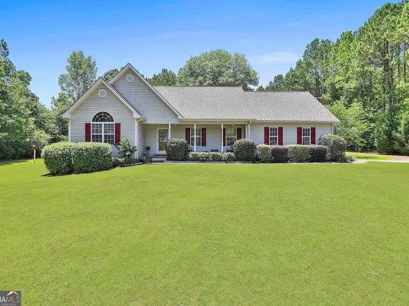 253 Beaver Chase Ln, Gay, GA 30218