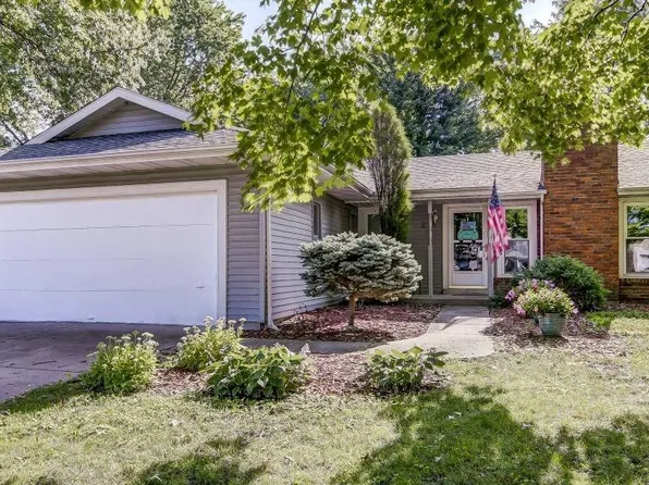 216 Bristol Dr, Springfield, IL 62702