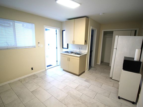 5th image of 4440 Bougainvilla Dr APT 4B