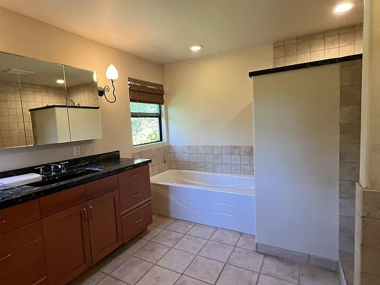7957 Michigan Ave — Photo 11