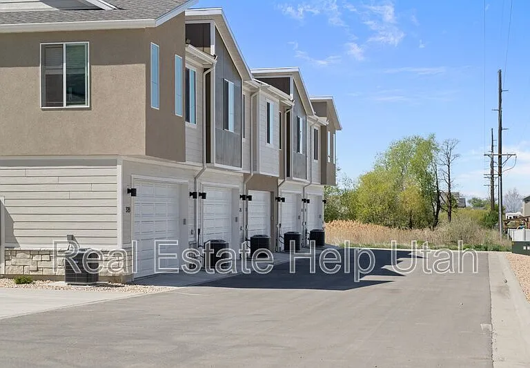 281 W 1150 N — Photo 16