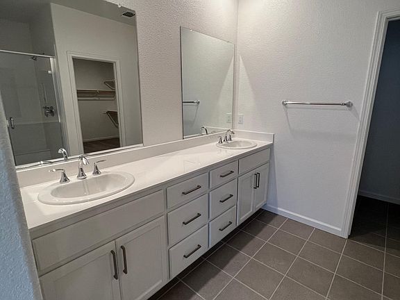 5th image of 4692 Conelly Cir