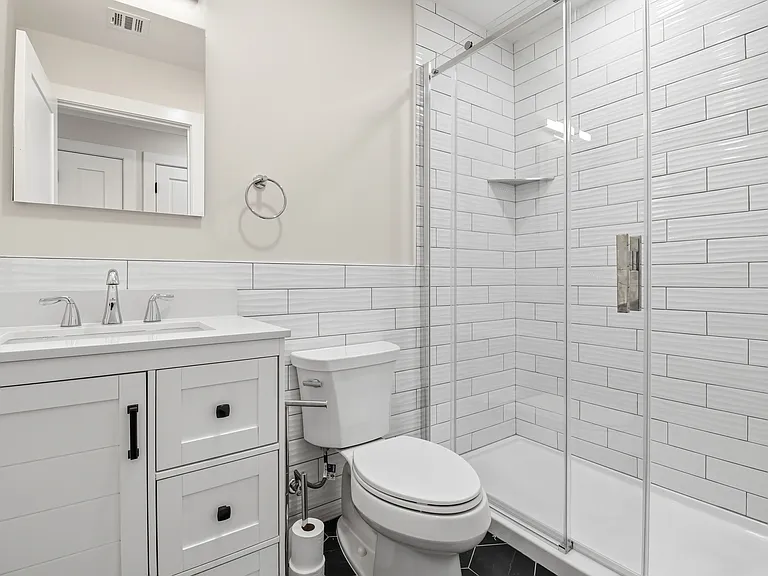134 Snyder Ave #B — Photo 3