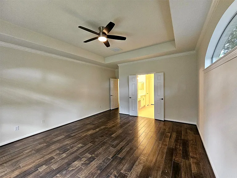 98 W Knightsbridge Dr — Photo 17