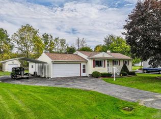 1354 Clairwood Dr, Burton, MI 48509