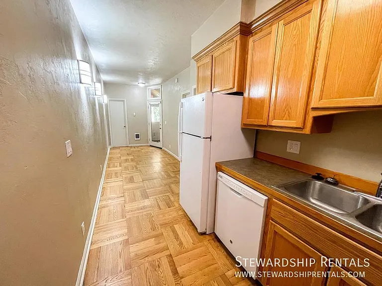 1825 Harris St #5 — Photo 5