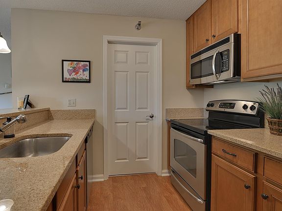 4th image of 5988 Chasewood Pkwy APT 2
