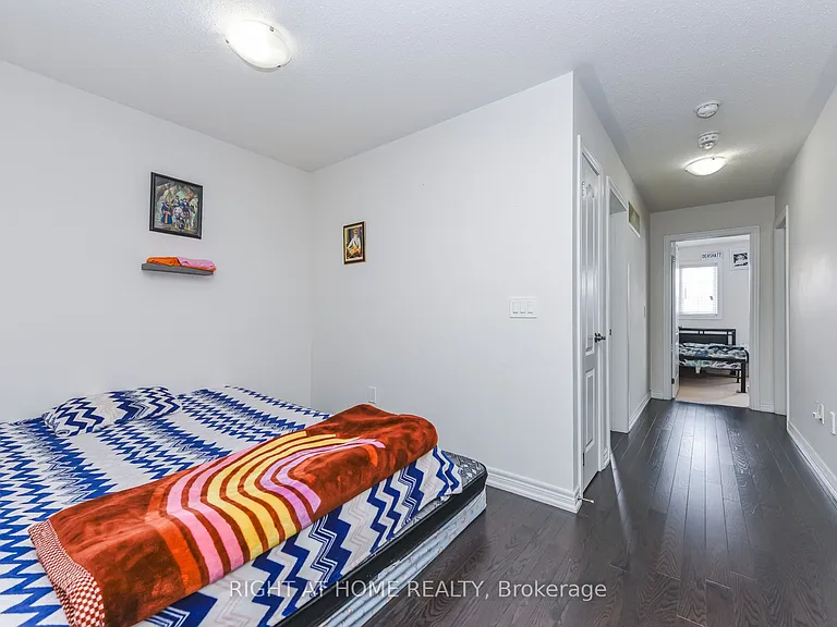 36 Spokanne St — Photo 35
