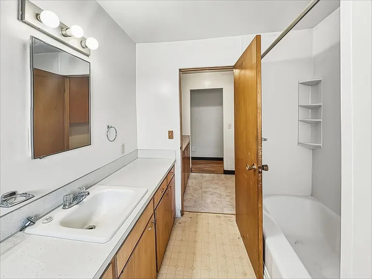 904 S 48th Ave — Photo 22