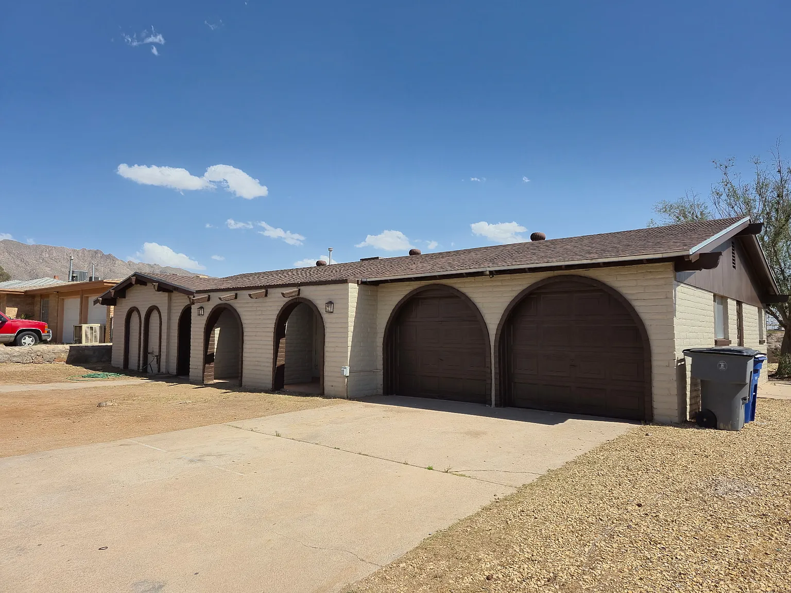 5 bed, 2249 sqft, $2,250 — Photo 1