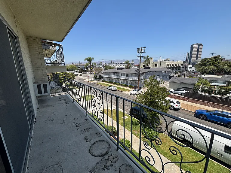 4441 Ponca Ave #H — Photo 15