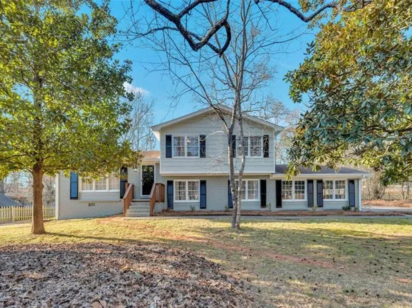 5005 Maryland Dr NW, Acworth, GA 30101