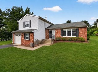 3 Willow Ct, Newtown, PA 18940