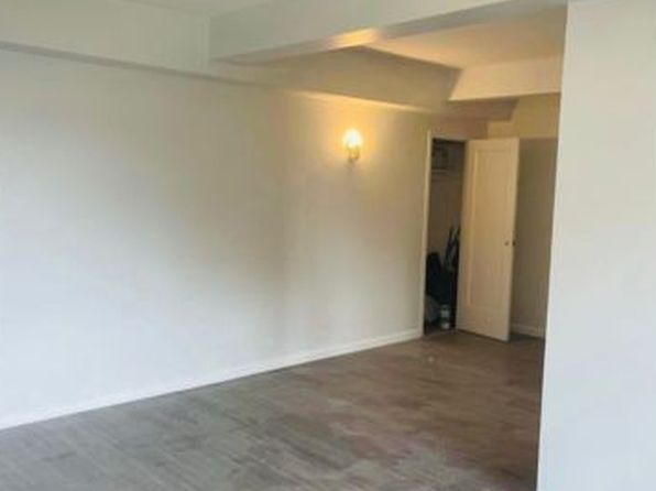 5 Metropolitan Oval APT 4H