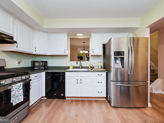 4th image of 3915 Penns Dr