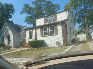 65 Agnes St, Freeport, NY