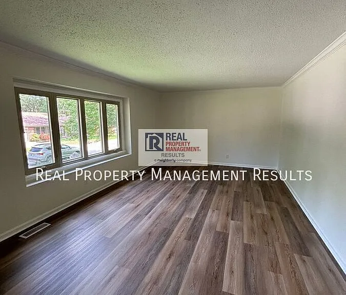 5041 E Sherwood Dr — Photo 7
