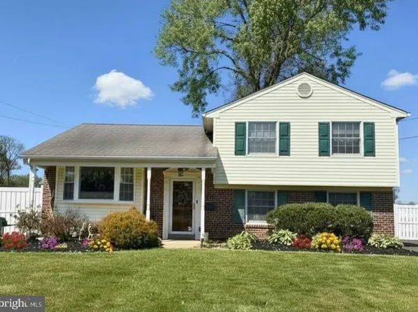 1204 Lynda Ln, Warminster, PA 18974