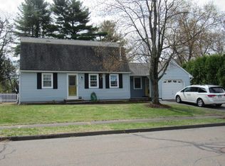 5 Susan Dr, Easthampton, MA 01027