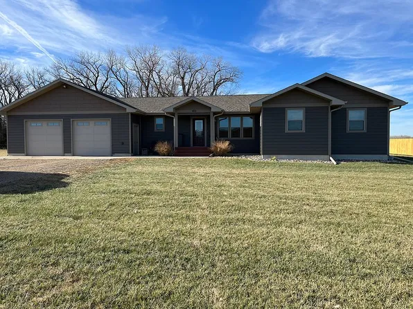 403 Tulip Ln, Yankton, SD 57078