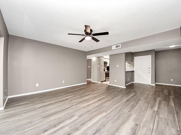 5th image of 3105 Walnut Bend Ln #32