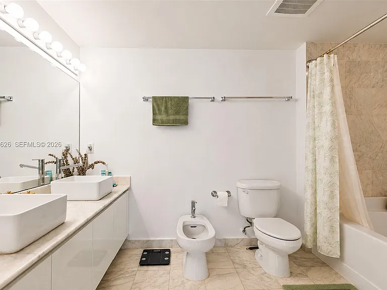 601 NE 36th St #3011 — Photo 14