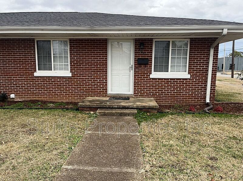 402 N Water St, Tuscumbia, AL 35674 Zillow