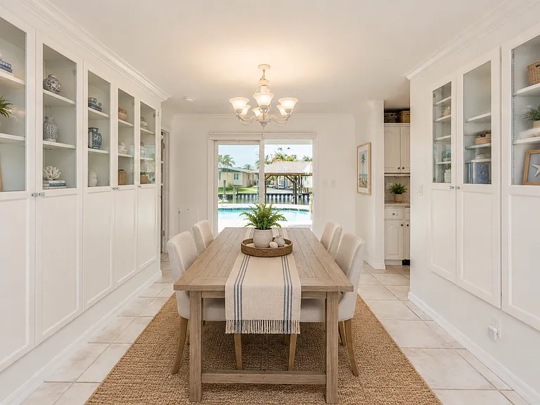 444 Finch Dr — Photo 8