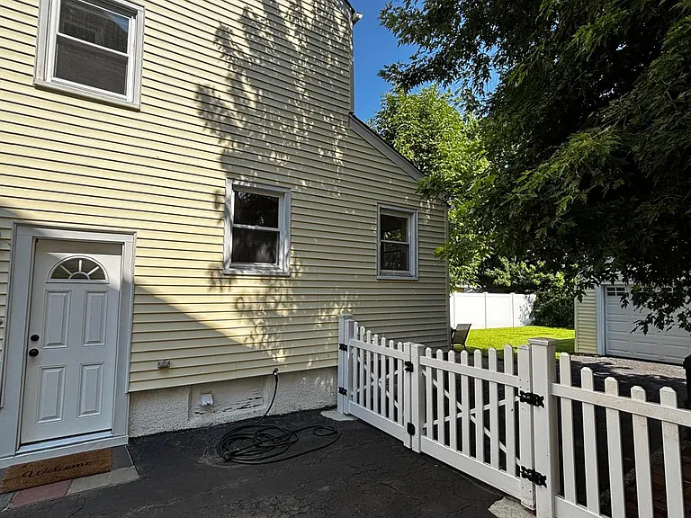 613 Martense Ave — Photo 25