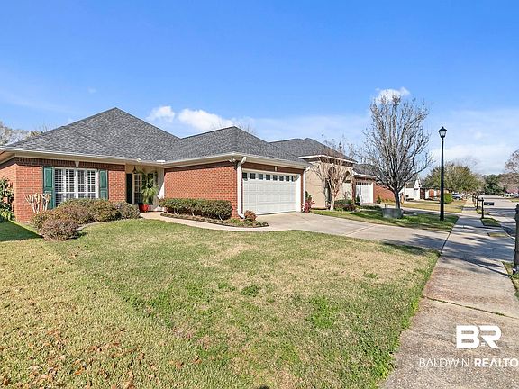 3rd image of 104 Cypress Ln