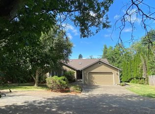 3295 Columbia Heights Rd, Longview, WA 98632