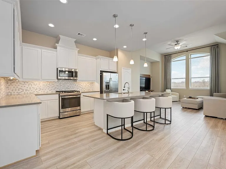 2539 Terrace Point Dr — Photo 7