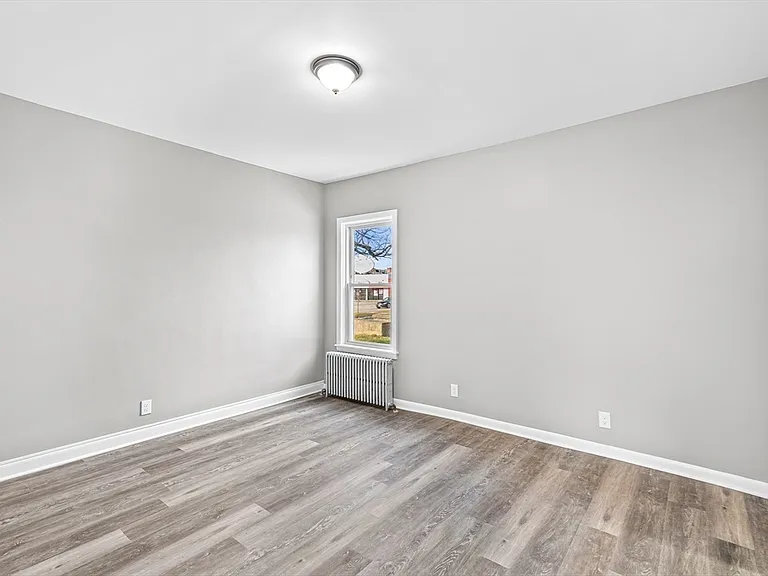 712 Eastern Ave #1 — Photo 7