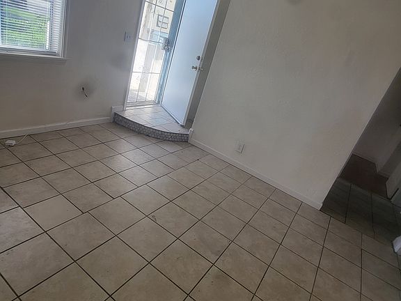 4th image of 426 Phelan Ave APT A