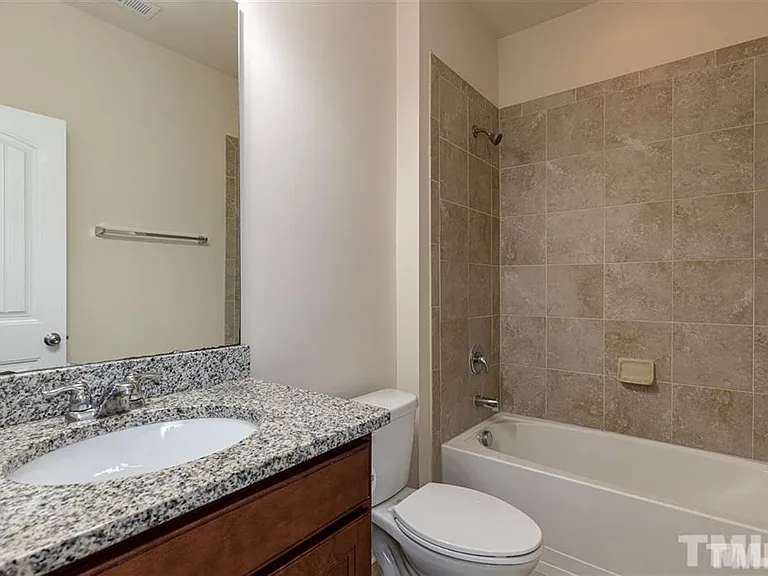 407 Daylin Dr — Photo 16
