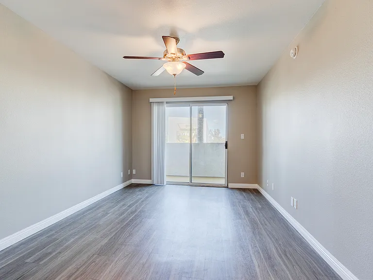 Laurel Villa — Photo 35