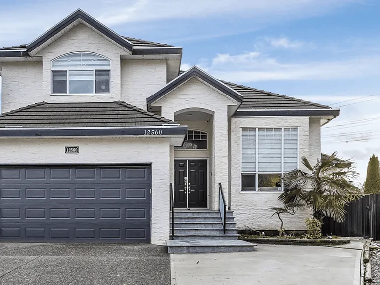 68a Ave — Photo 12