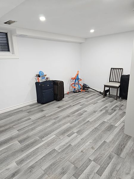 Brampton House for rent - 3 Bedrooms — photo 18