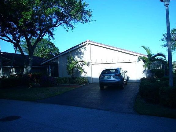 3rd image of 622 Deer Creek Hollows Cir