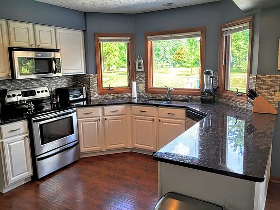 2nd image of 5303 Camden Dr