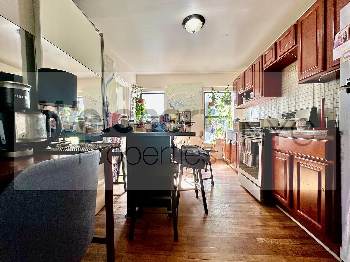 Building Photo - 338 9th Ave #1