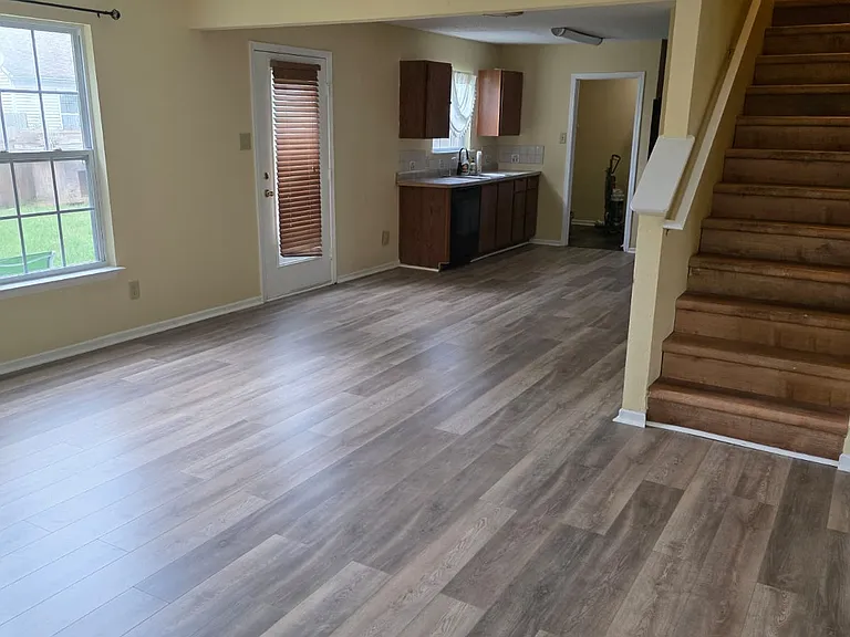 10856 Emery Dr — Photo 8