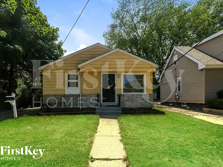 703 Porter St — Photo 2